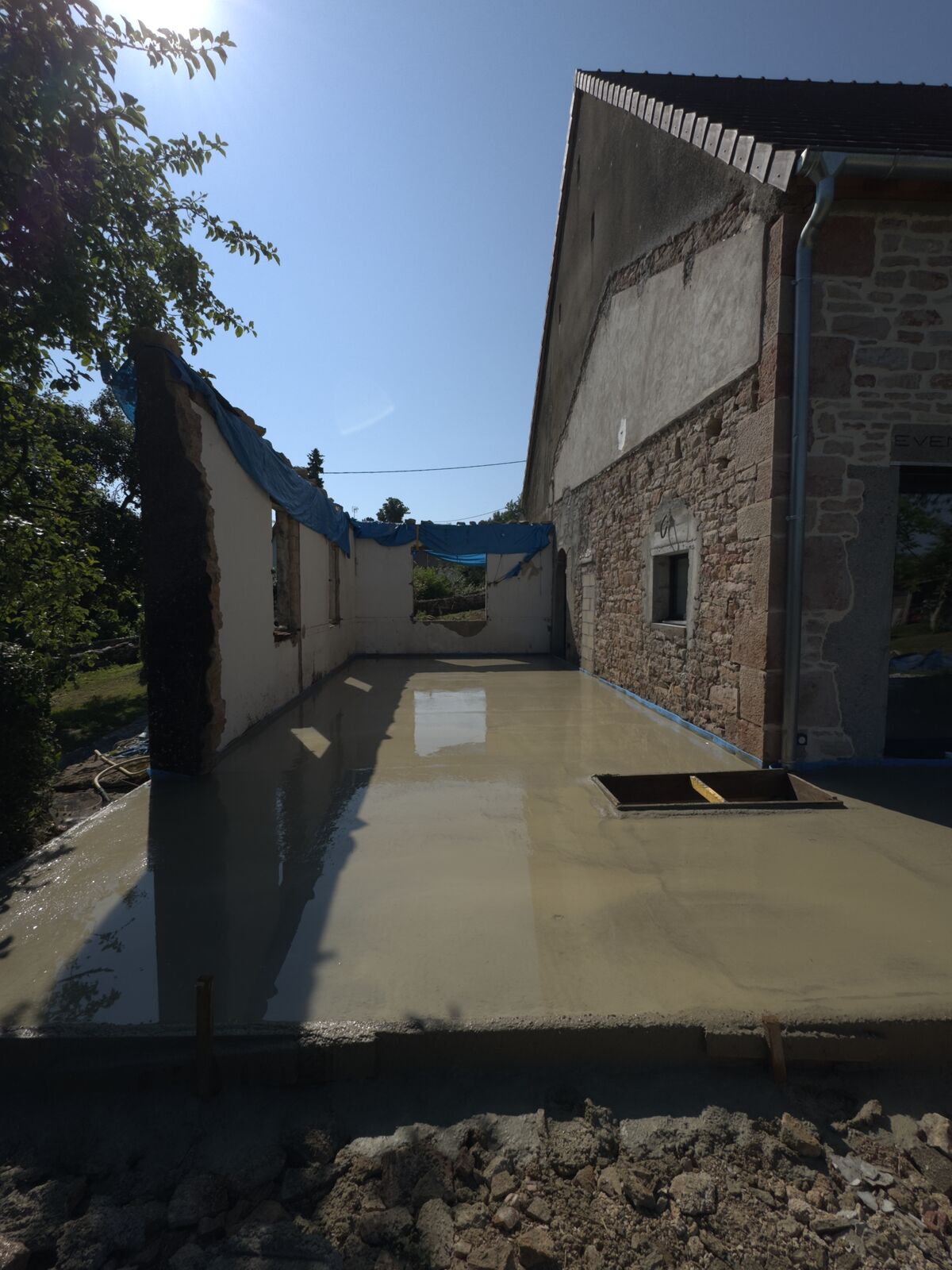Dalle & chape dans une bâtisse en pierre