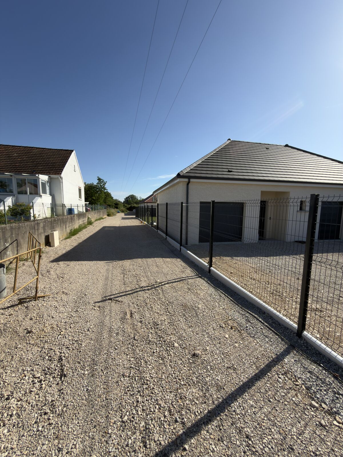 Clôture, portail et seuil